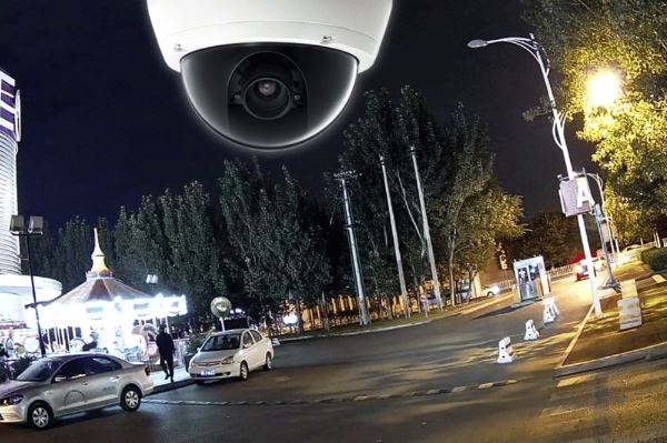 Camera quan sát ban đêm có màu khác gì với camera đen trắng thông thường?